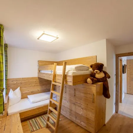 Hotel Garni Angerer Lutago