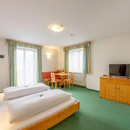 Garni Angerer Hotel Lutago