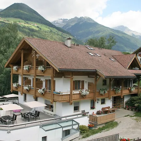 Garni Angerer 3* Lutago